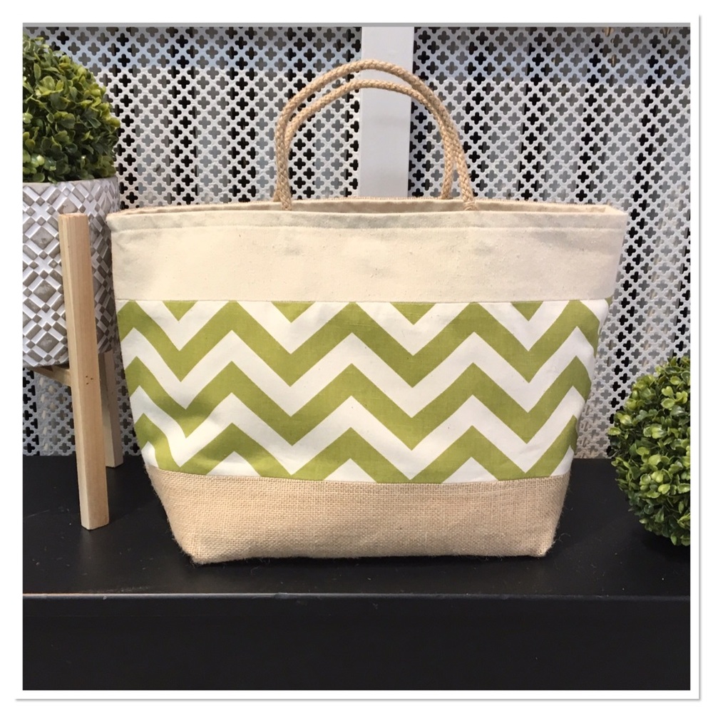 Handcrafted Resort Wear Tote - Picture 1 of 2